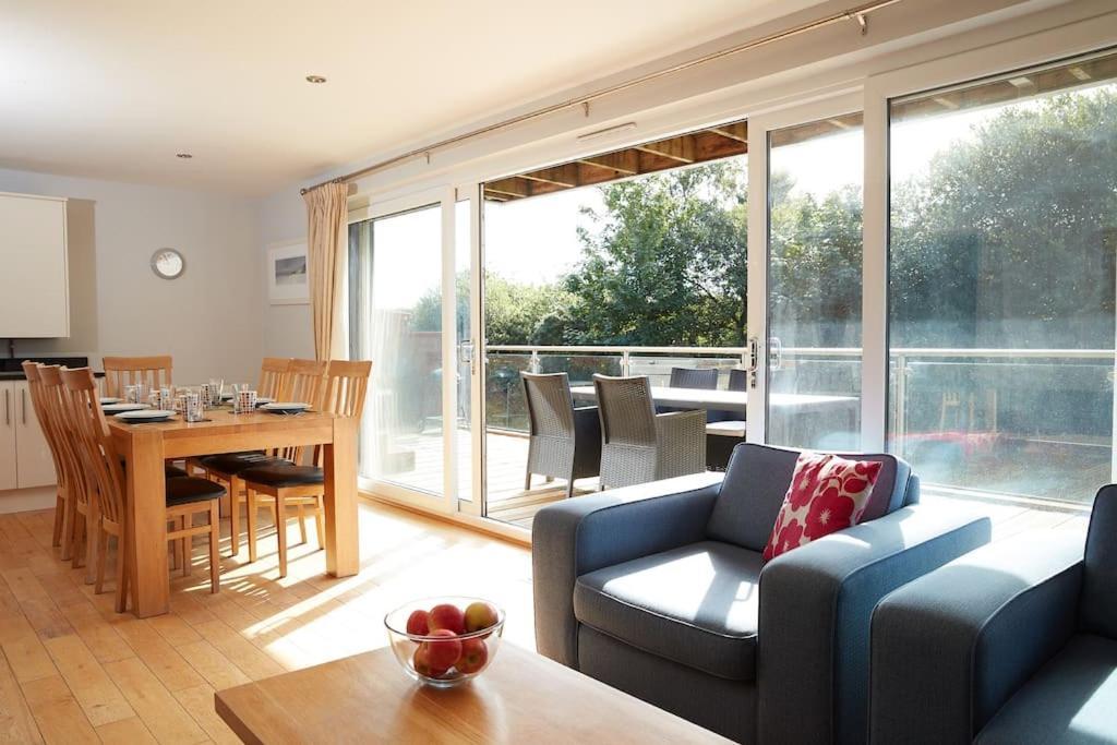 Kingfisher Hot Tub & Log Burner House On Premium Lakeside With Resort Facilities St Columb Major Екстер'єр фото